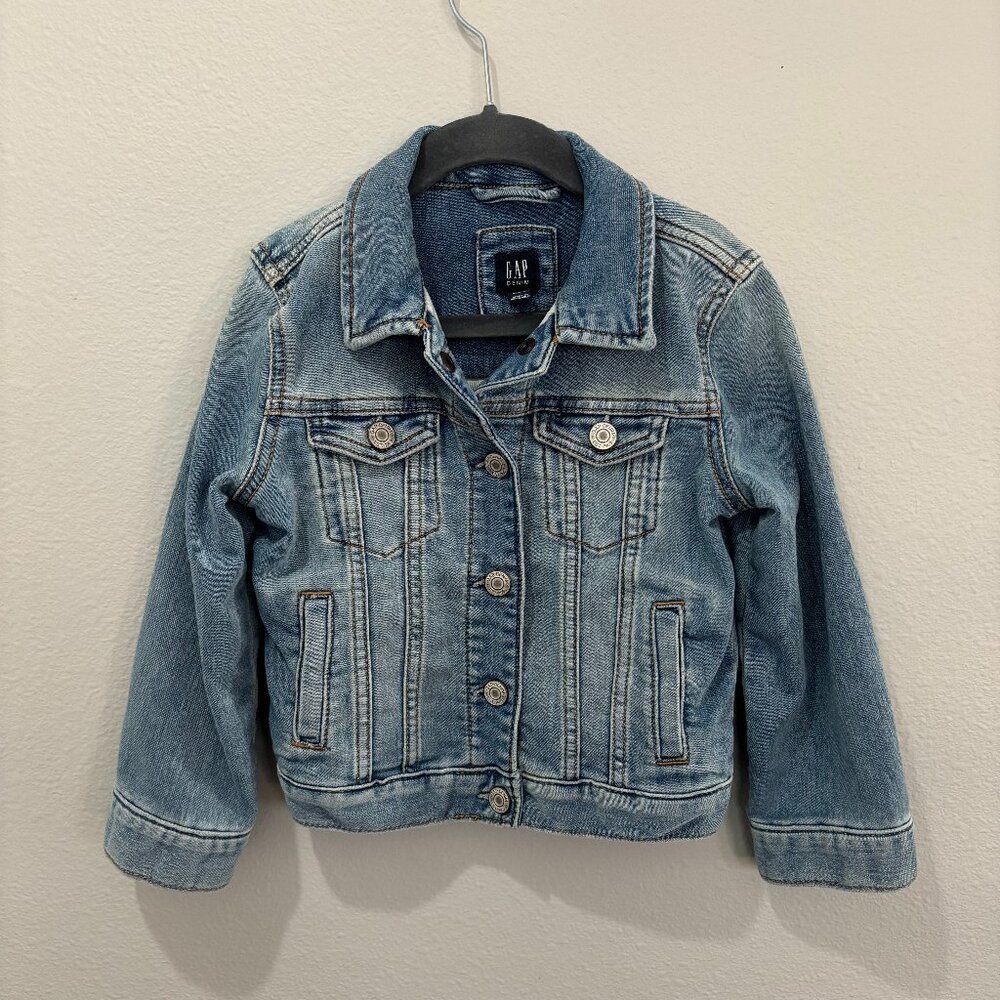 Gap Kids light blue denim jacket, 4 front pockets, snap closure